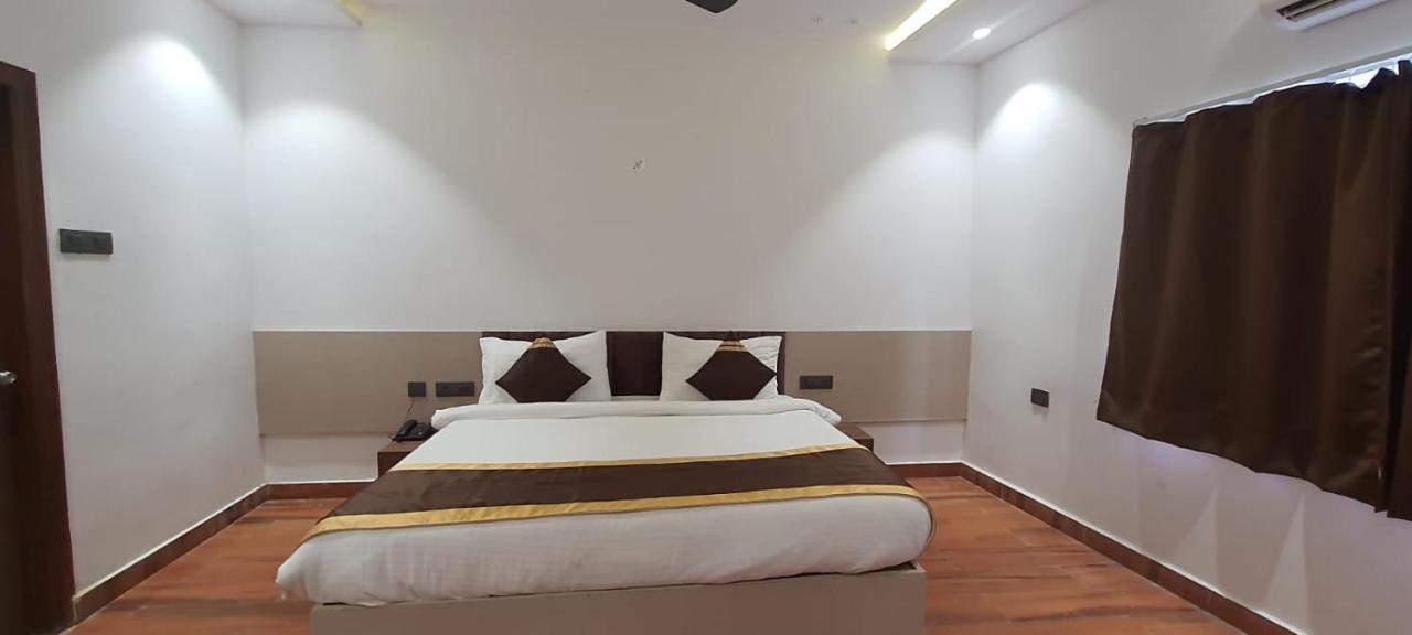 Hotel Citrus Lucknow Exterior foto
